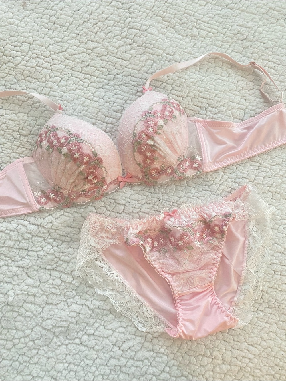 Delicate Light Pink Women's Bra -